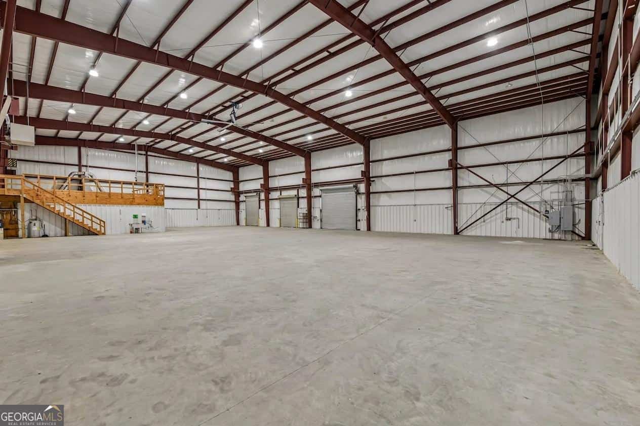 Listing photo 6