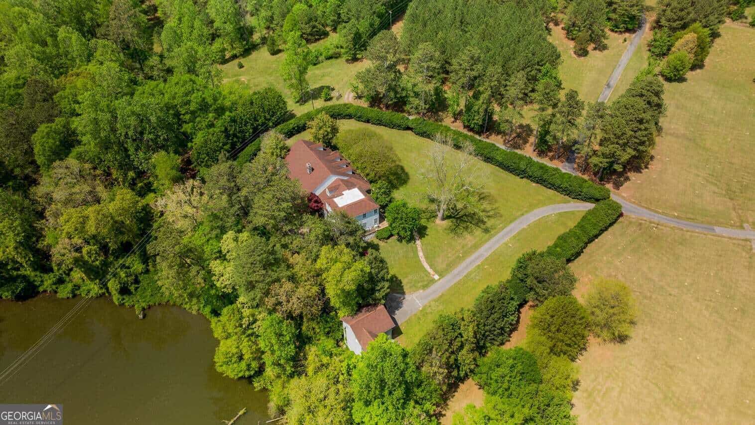 70 Golf Course LN, Trion, GA 30753
