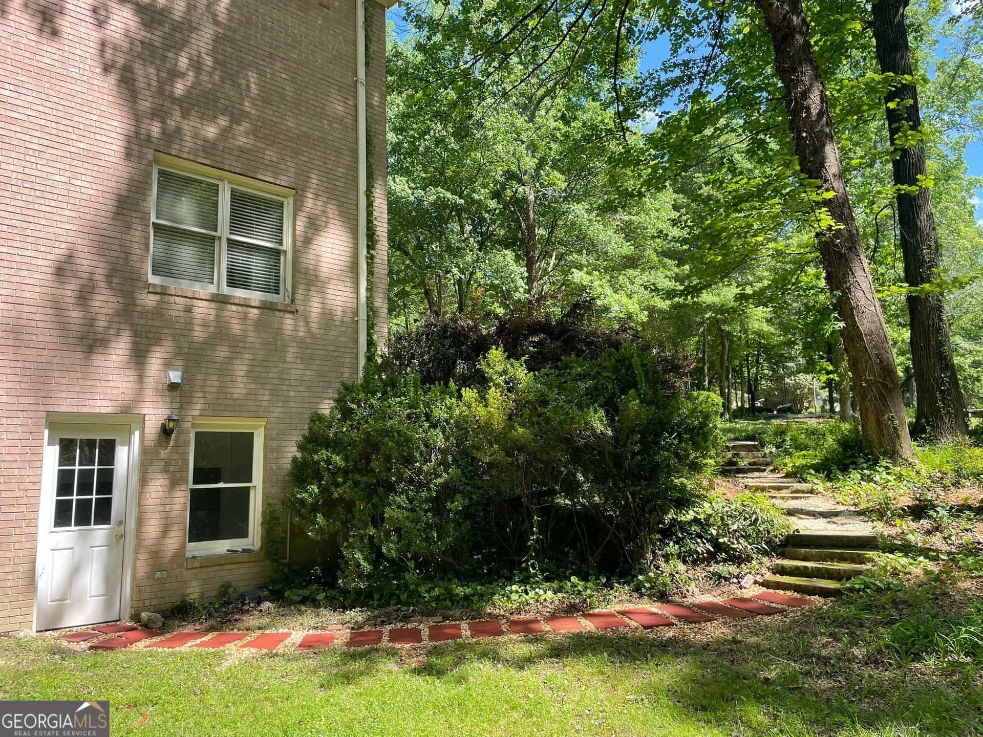 Listing photo 6