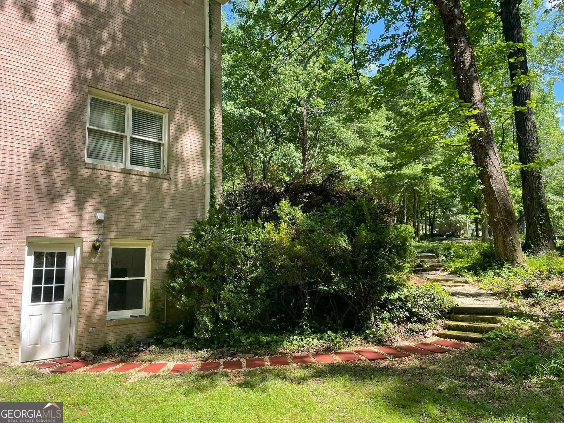 Listing photo 6