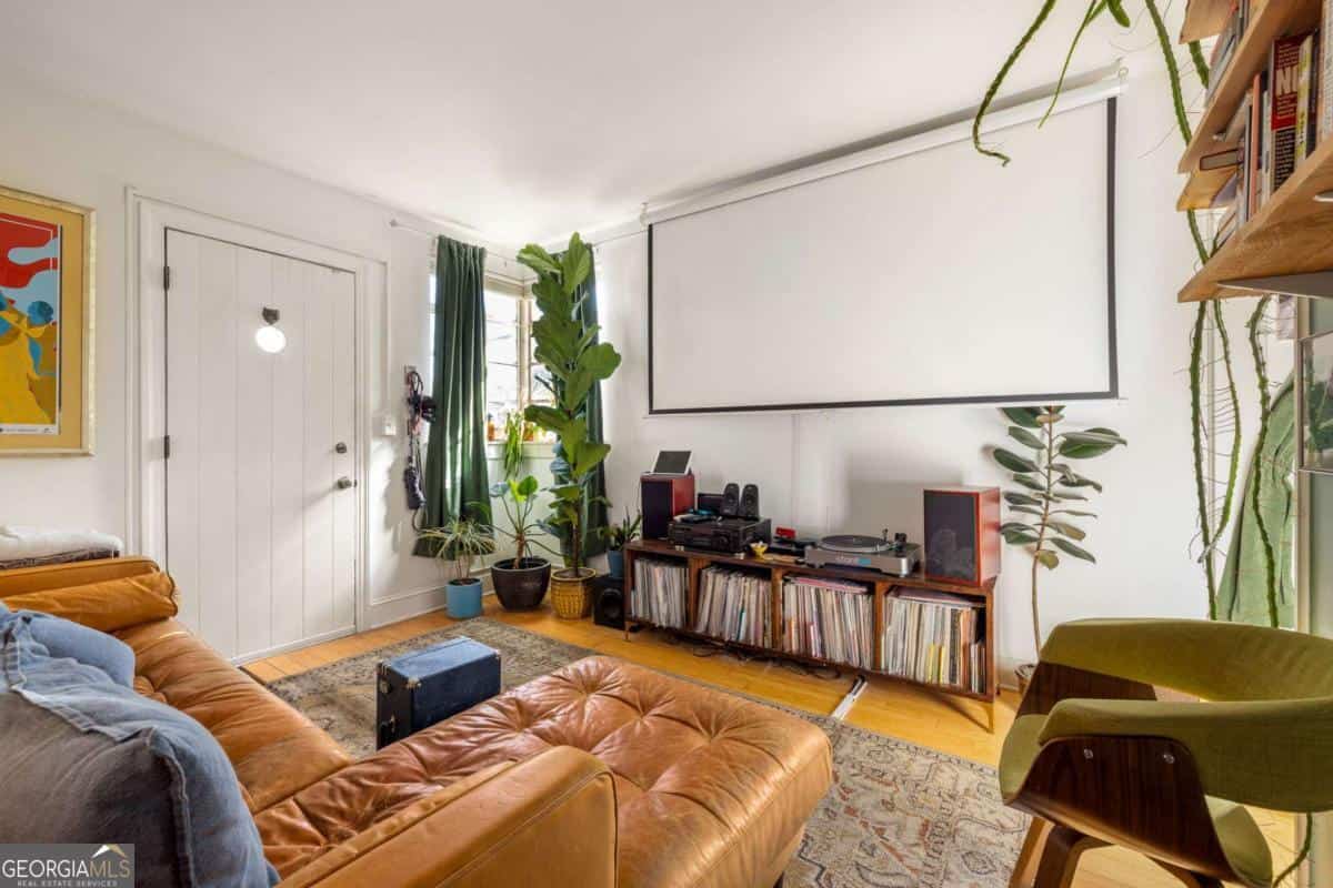 Listing photo 6