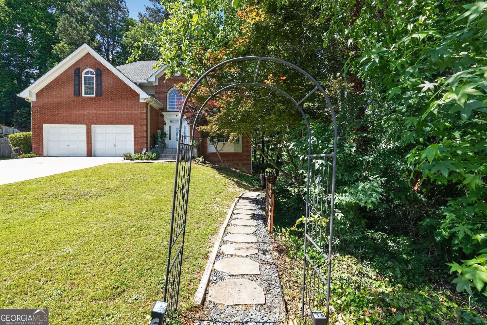 Listing photo 3