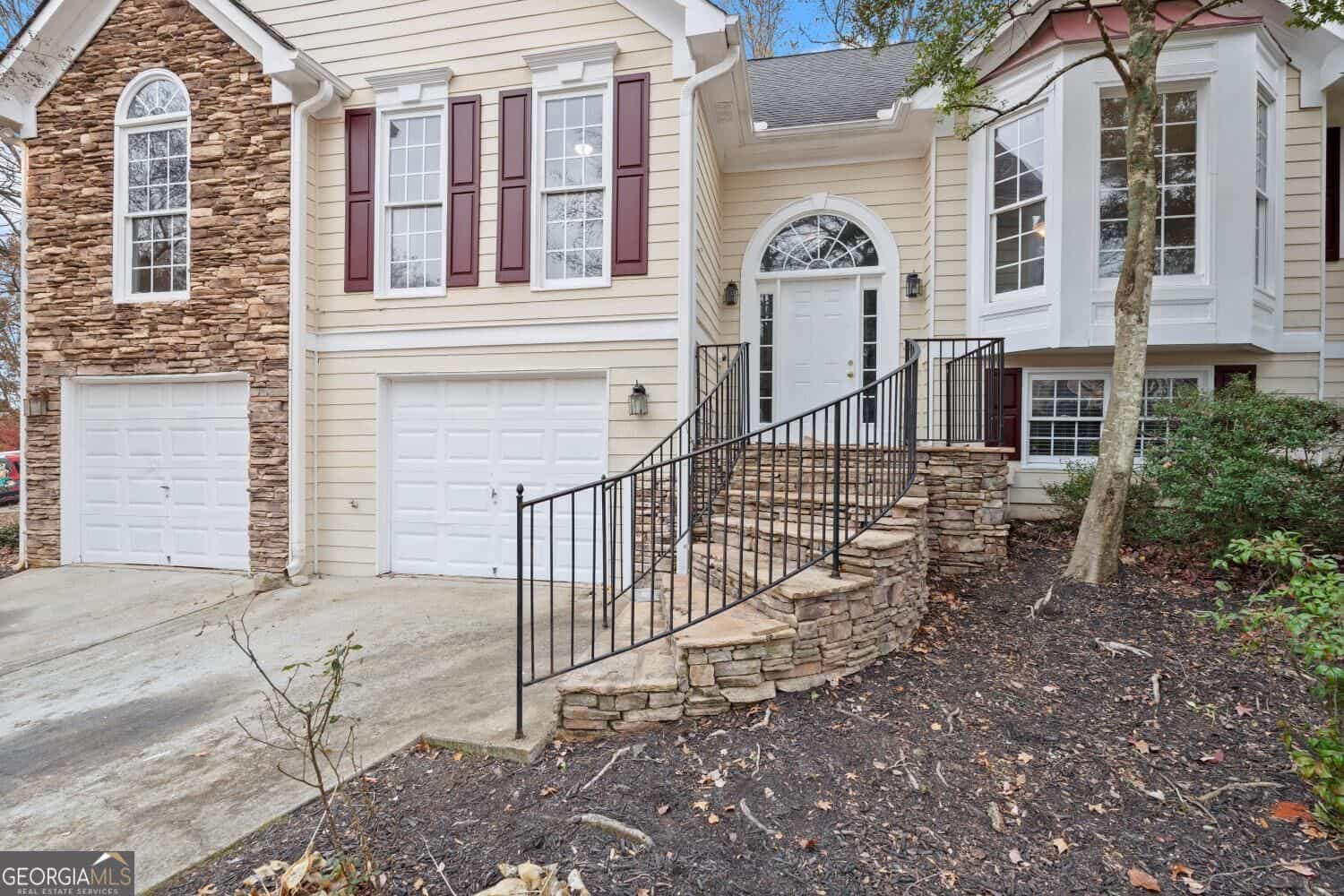 16 Valleyside DR, Dallas, GA 30157
