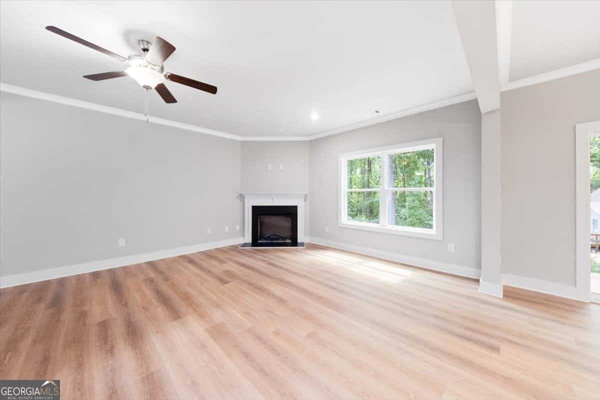 Listing photo 6