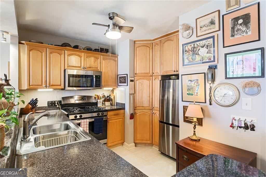 Listing photo 6