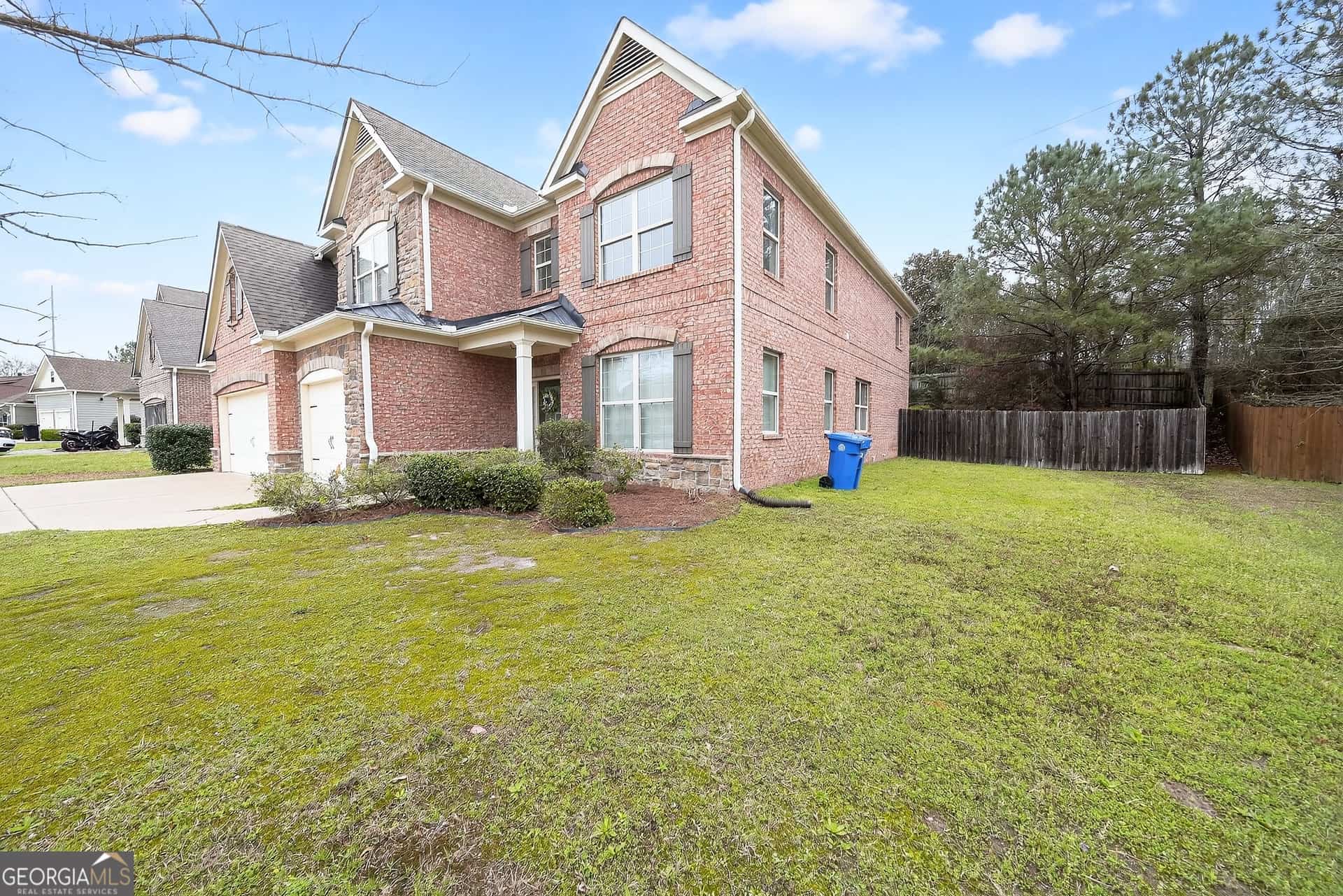 Listing photo 2