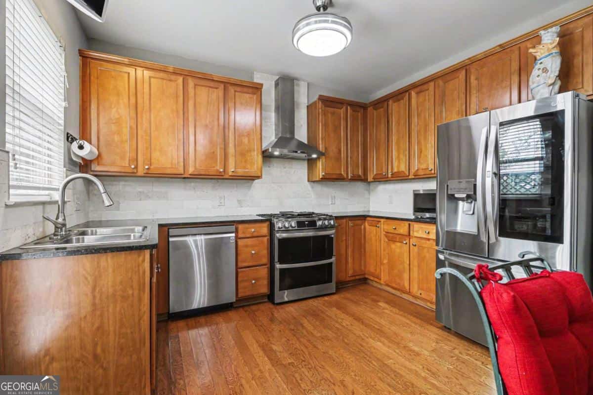 Listing photo 6