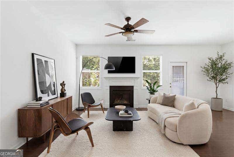 Listing photo 6