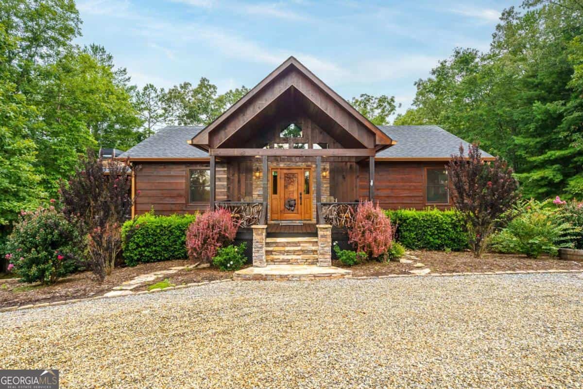 350 Kensington DR, Mineral Bluff, GA 30559