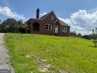 Listing photo 6
