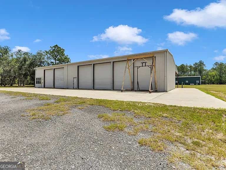 Listing photo 6