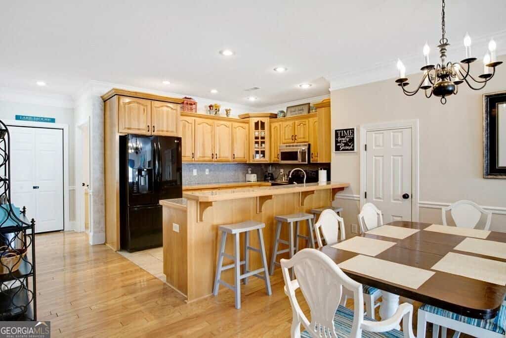 Listing photo 6
