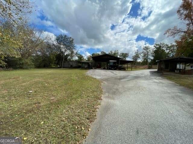 Listing photo 6