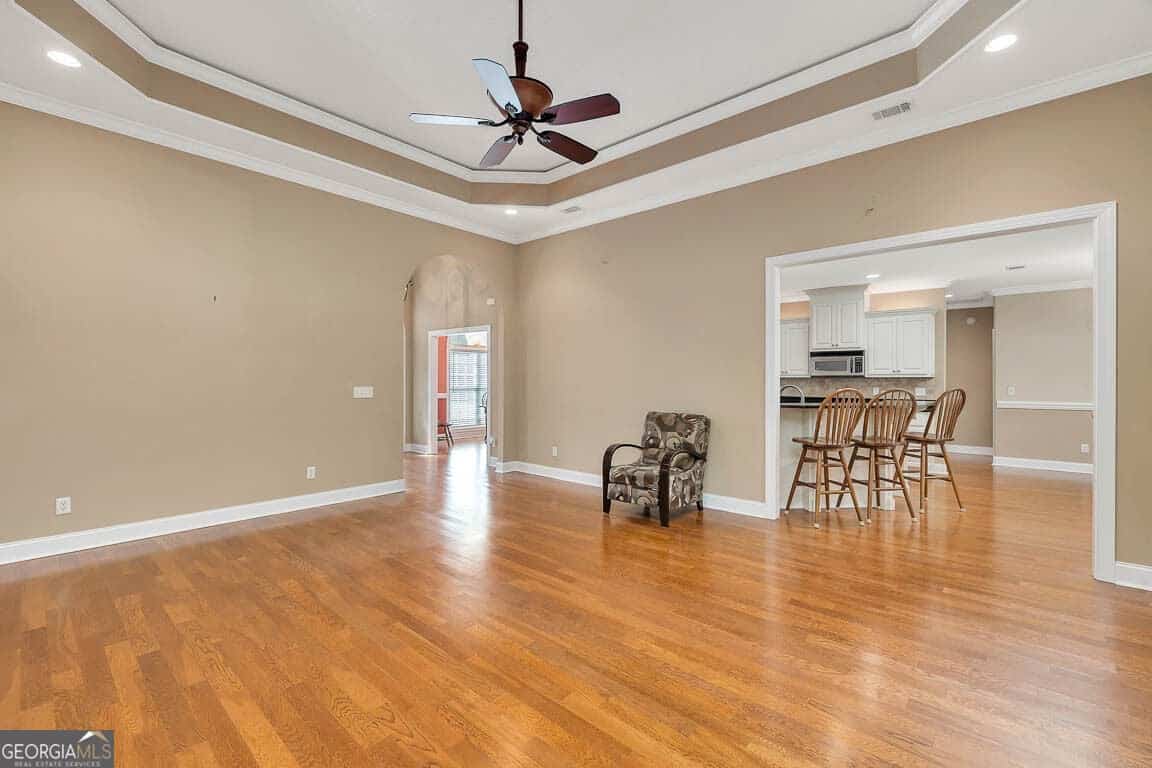 Listing photo 6
