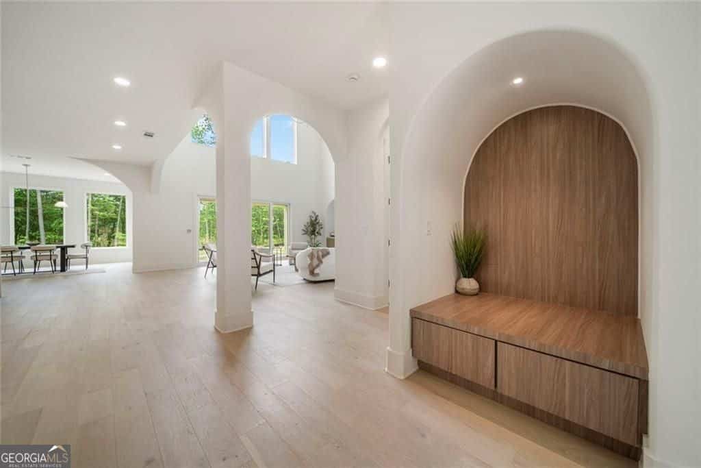 Listing photo 6