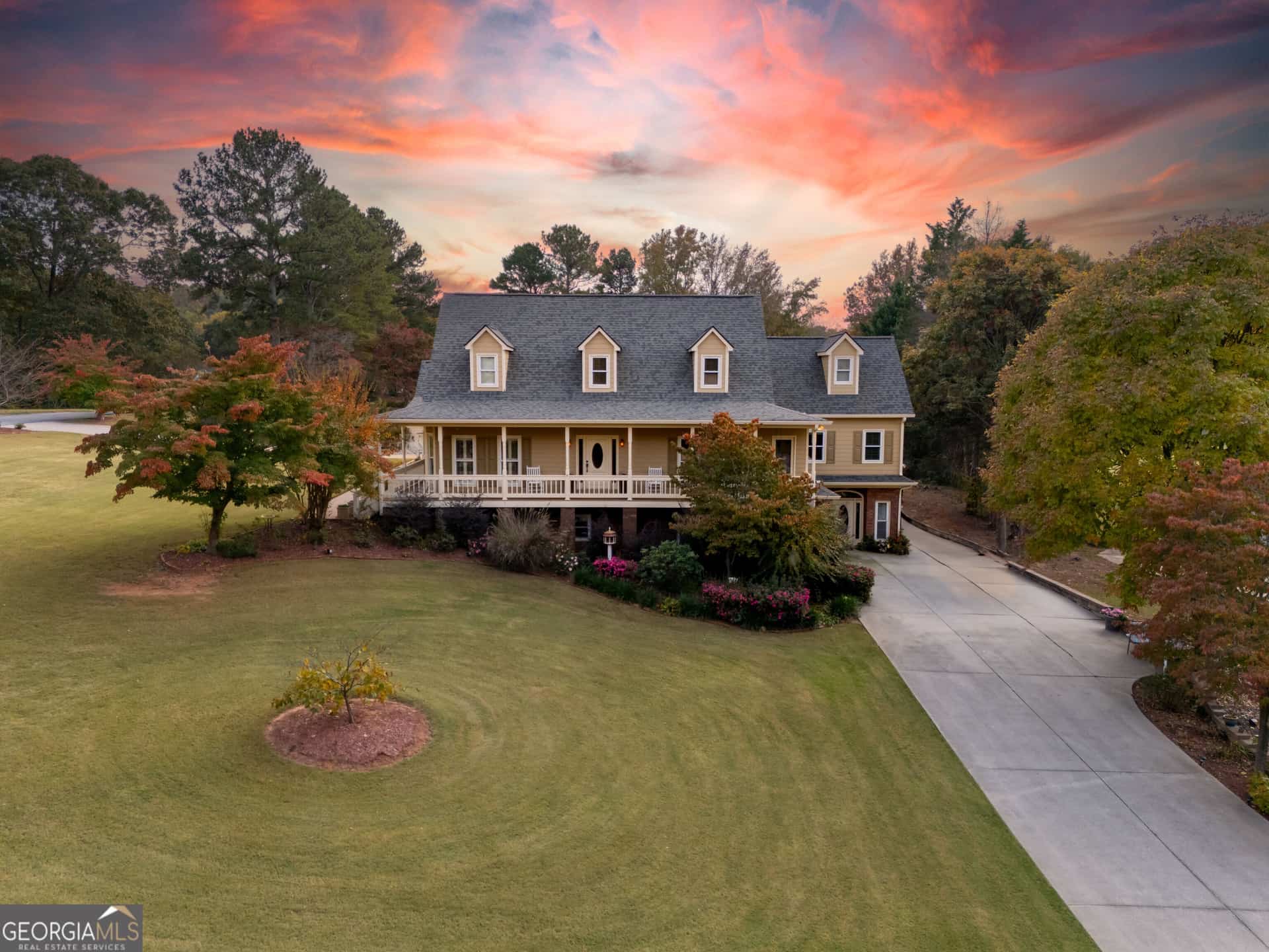 4604 Midlands GRN, Flowery Branch, GA 30542