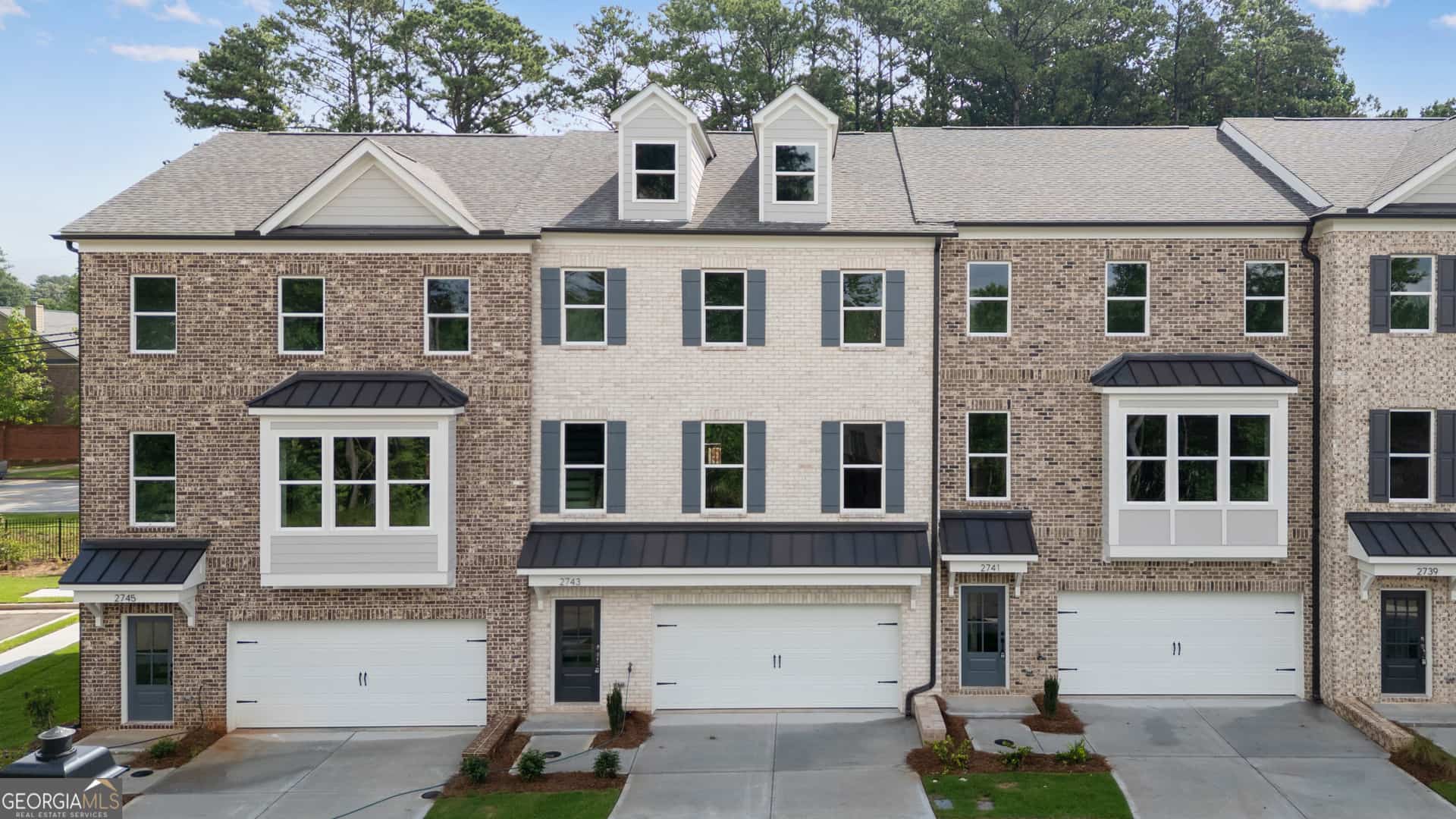 2743 Hallwood LN, Suwanee, GA 30024