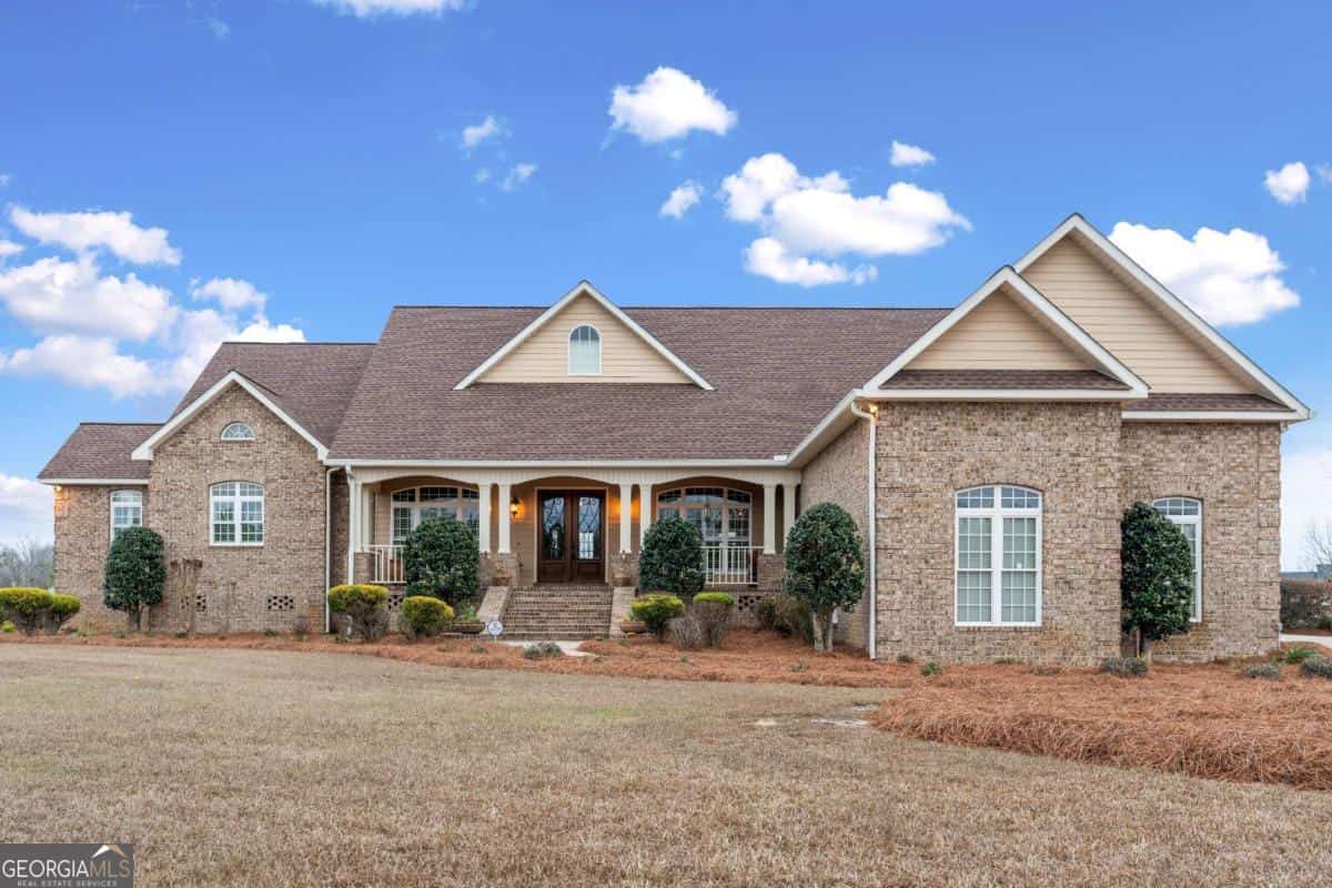 42 Claxton RD, Hazlehurst, GA 31539