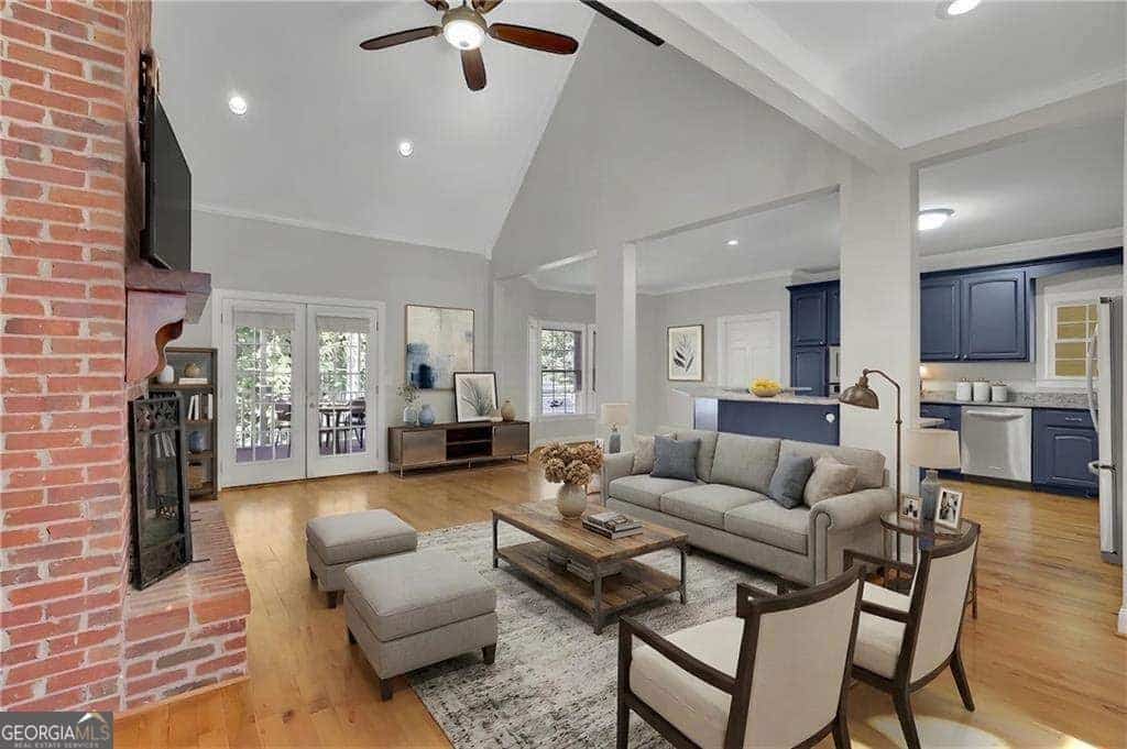 Listing photo 6