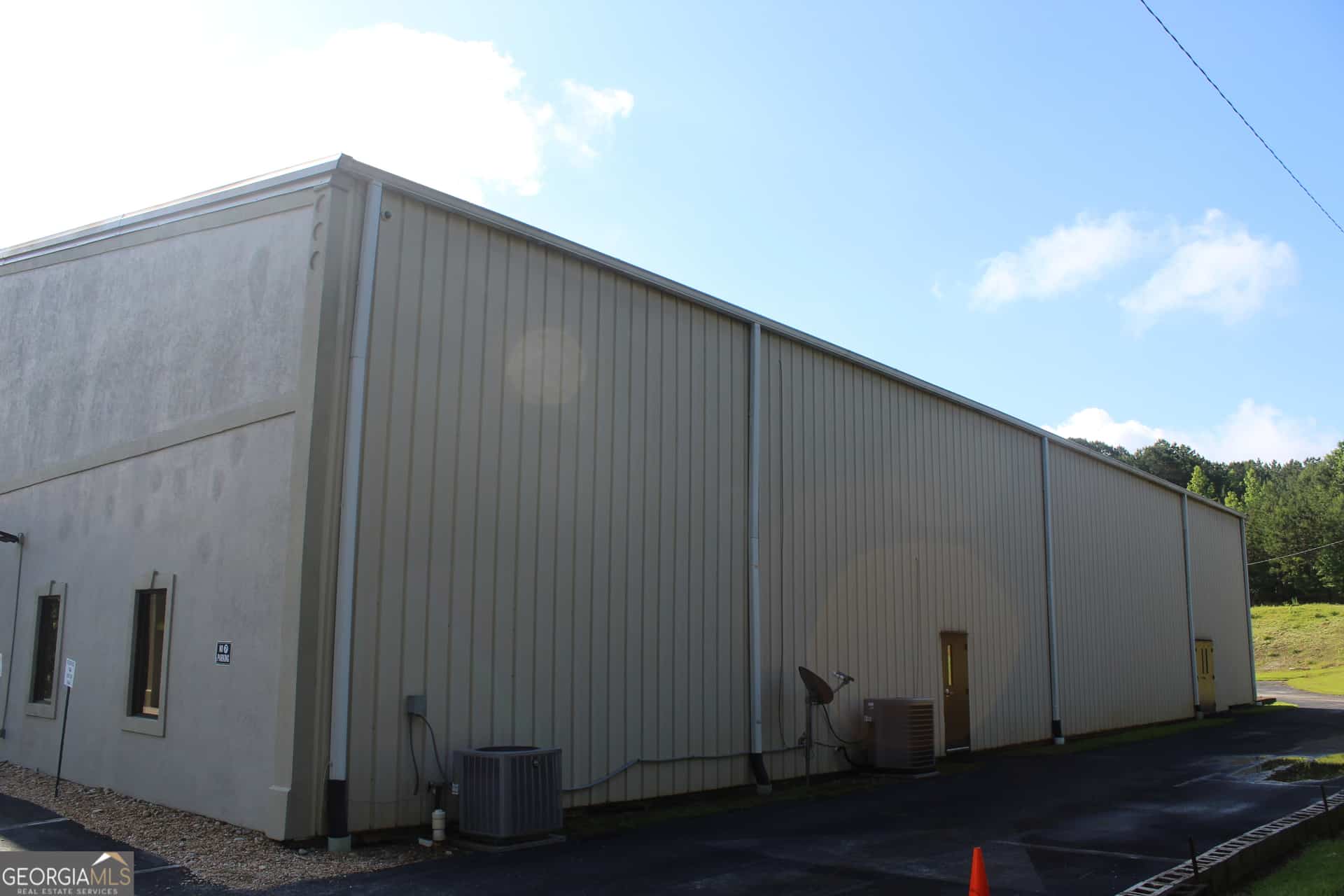 Listing photo 6