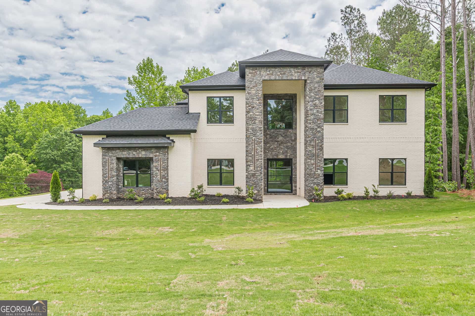 236 Kingscastle DR, Ellenwood, GA 30294