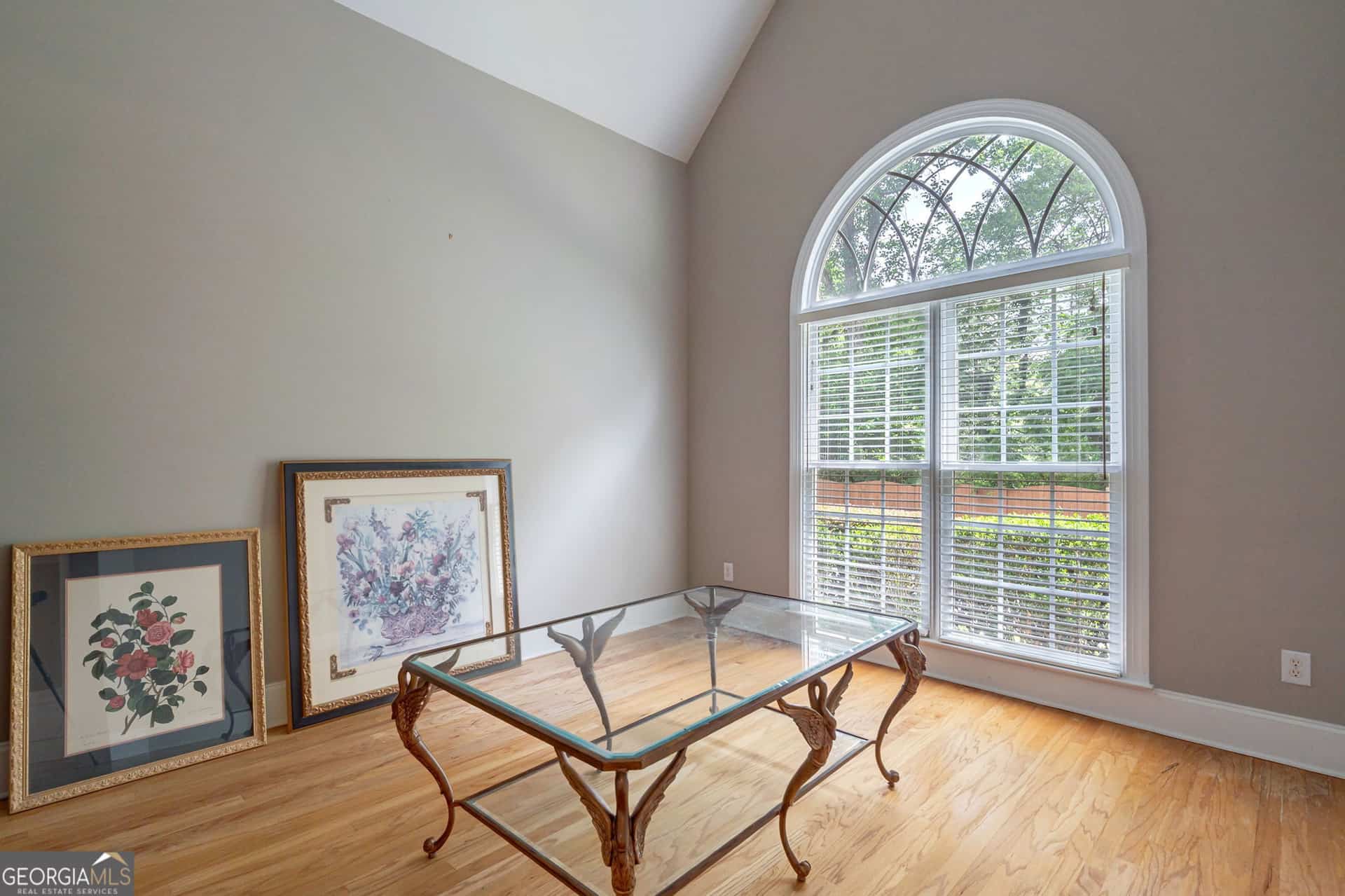 Listing photo 6