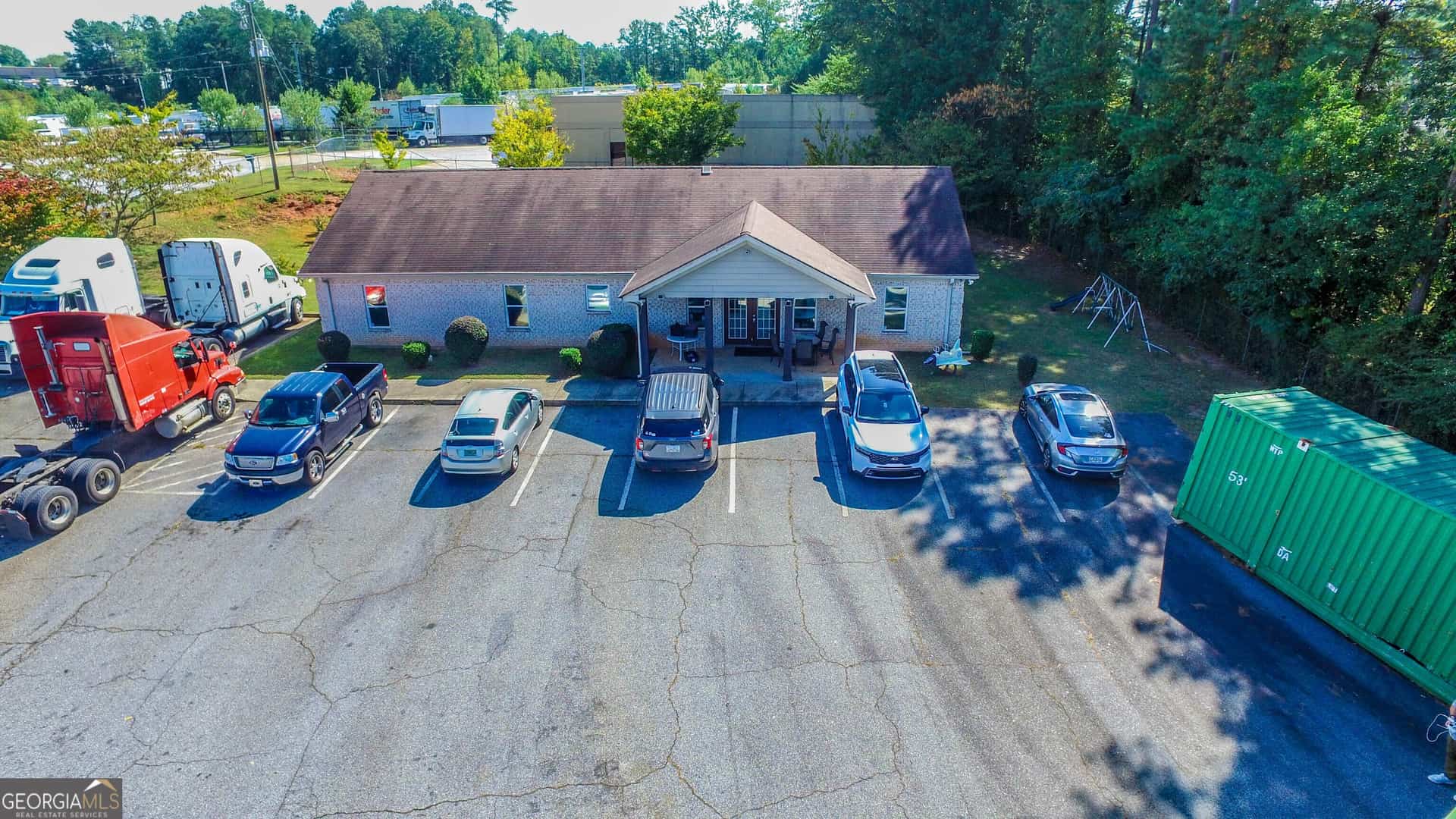 Listing photo 2