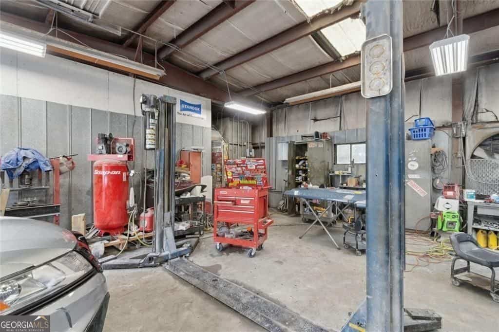 Listing photo 6