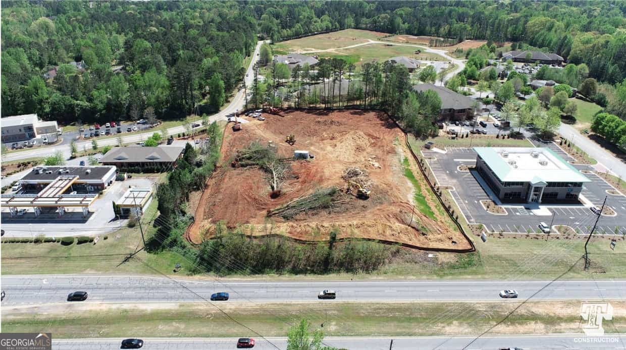 1018 Sullivan RD, Newnan, GA 30265