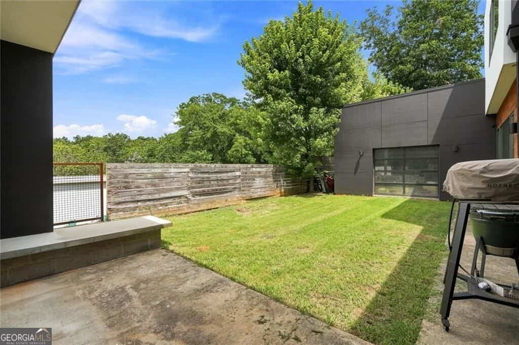 Listing photo 6