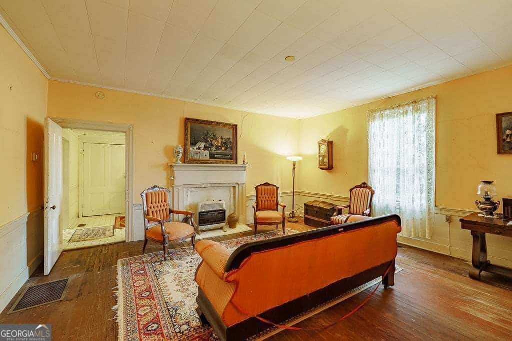 Listing photo 6
