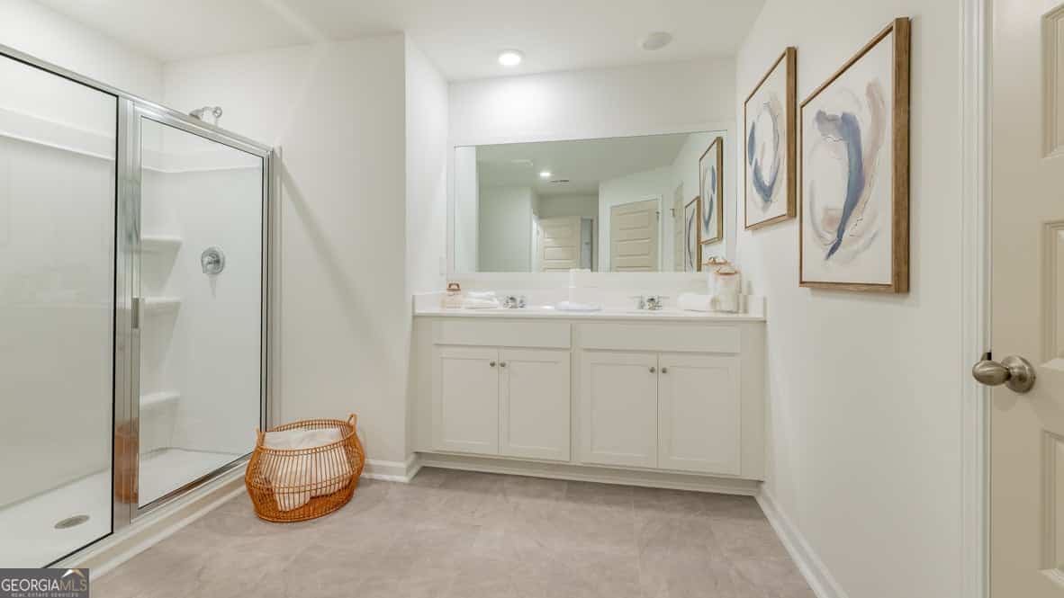 Listing photo 6