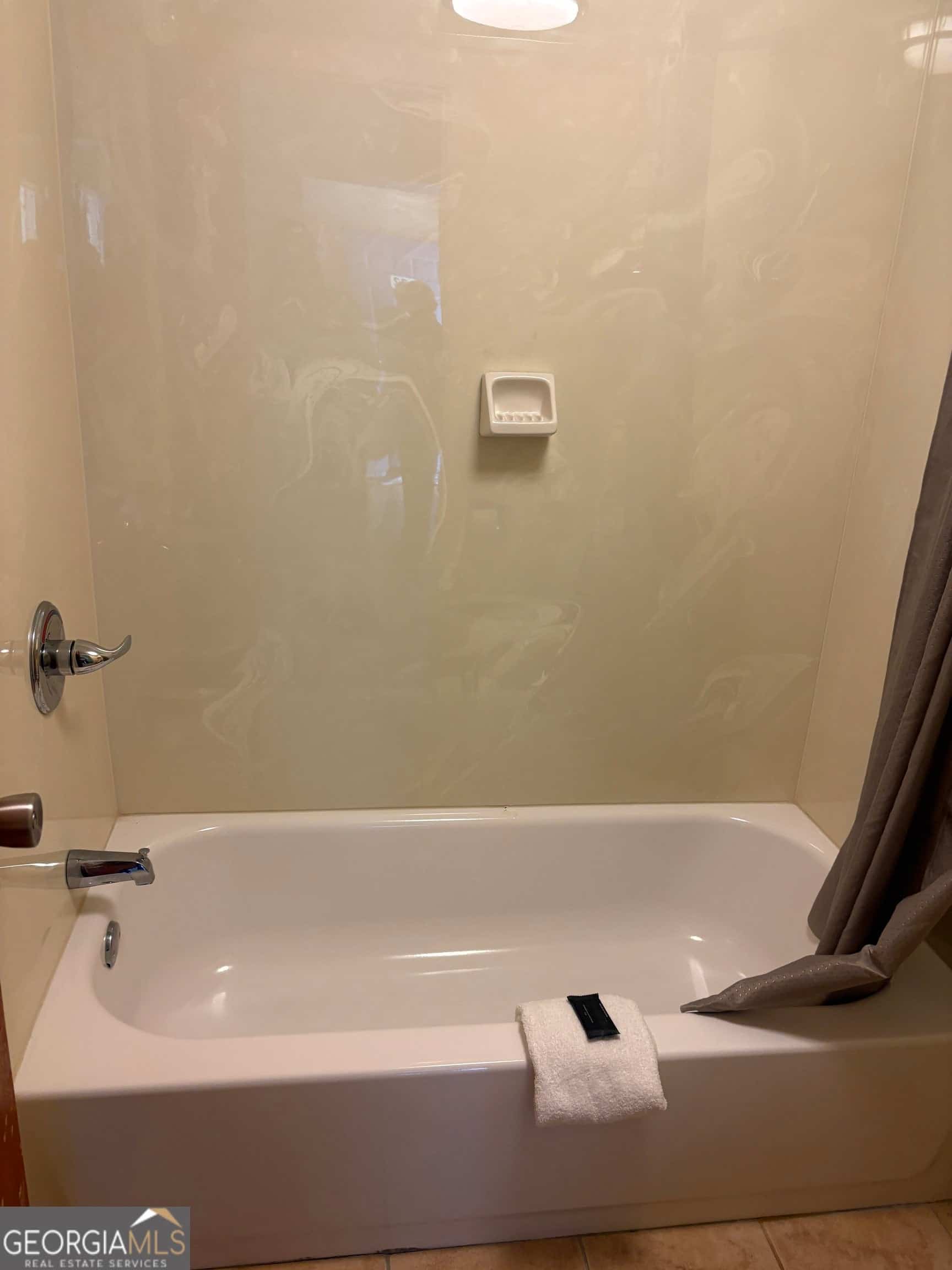Listing photo 6