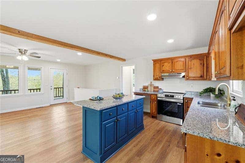 Listing photo 6
