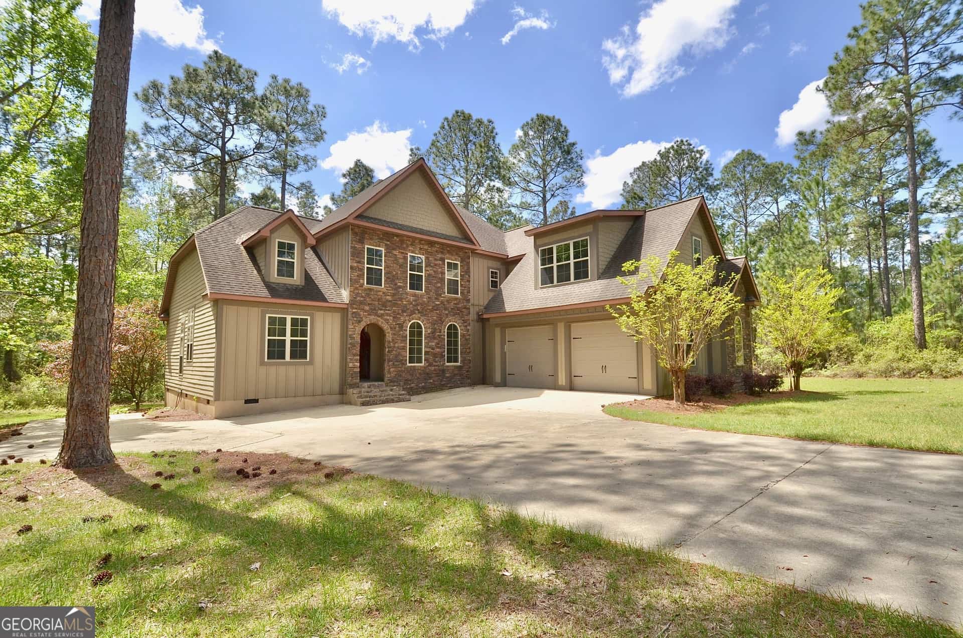 438 Highland Lakes DR, Eastman, GA 31023
