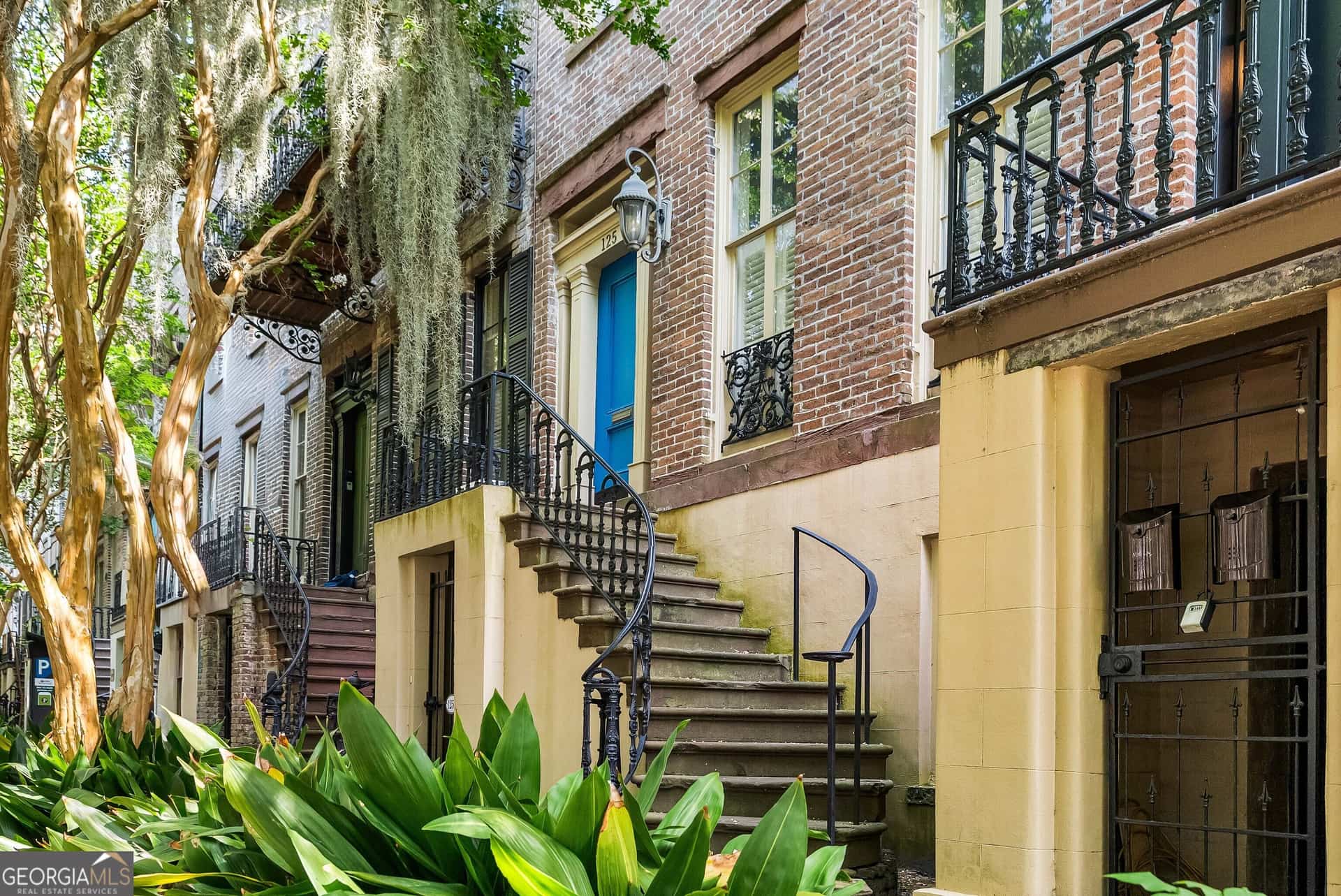 125 W Gordon ST, Savannah, GA 31401