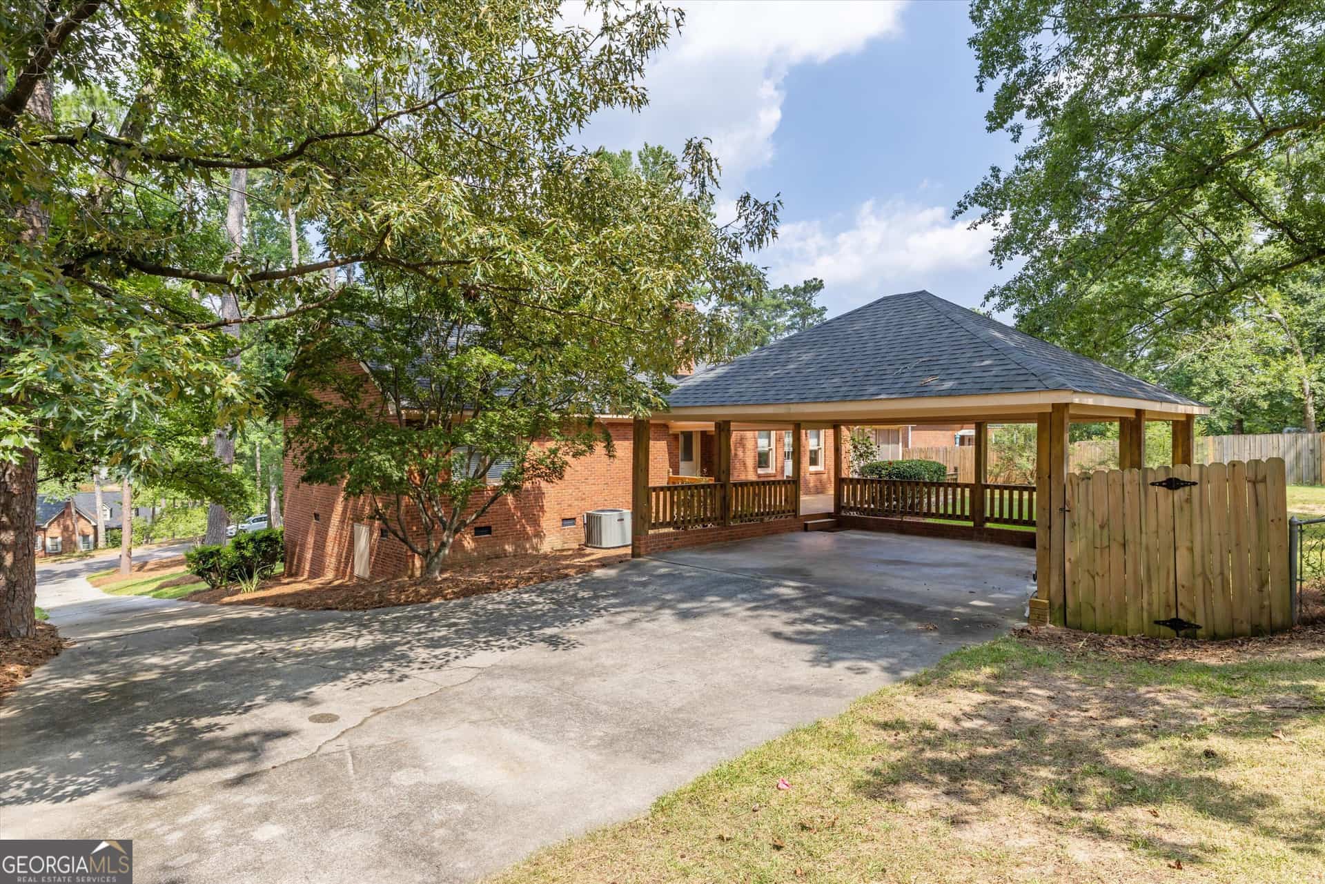 Listing photo 6