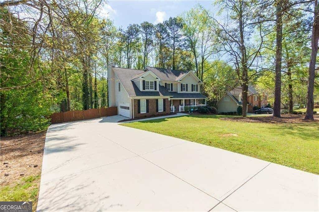 Listing photo 2