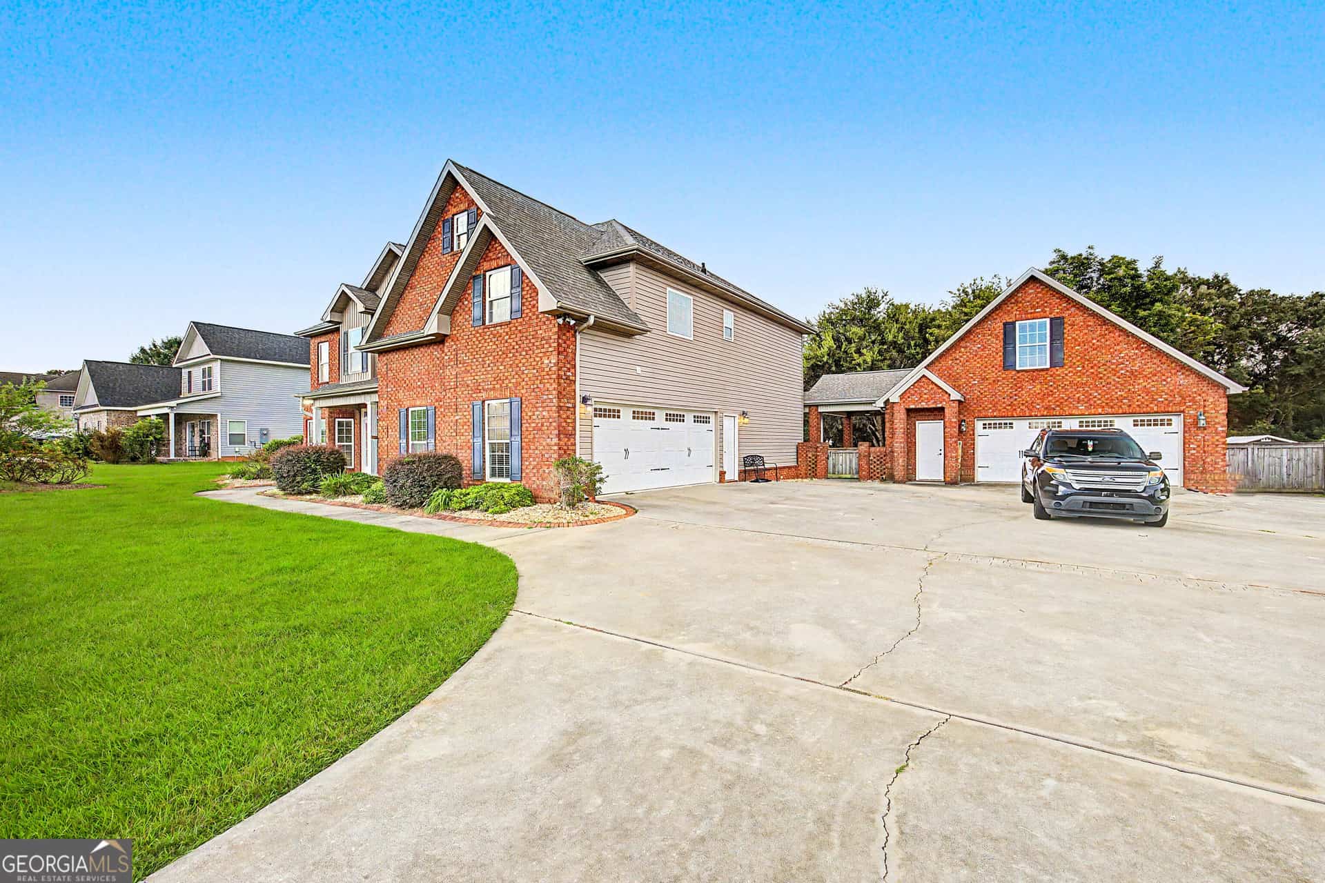 Listing photo 2