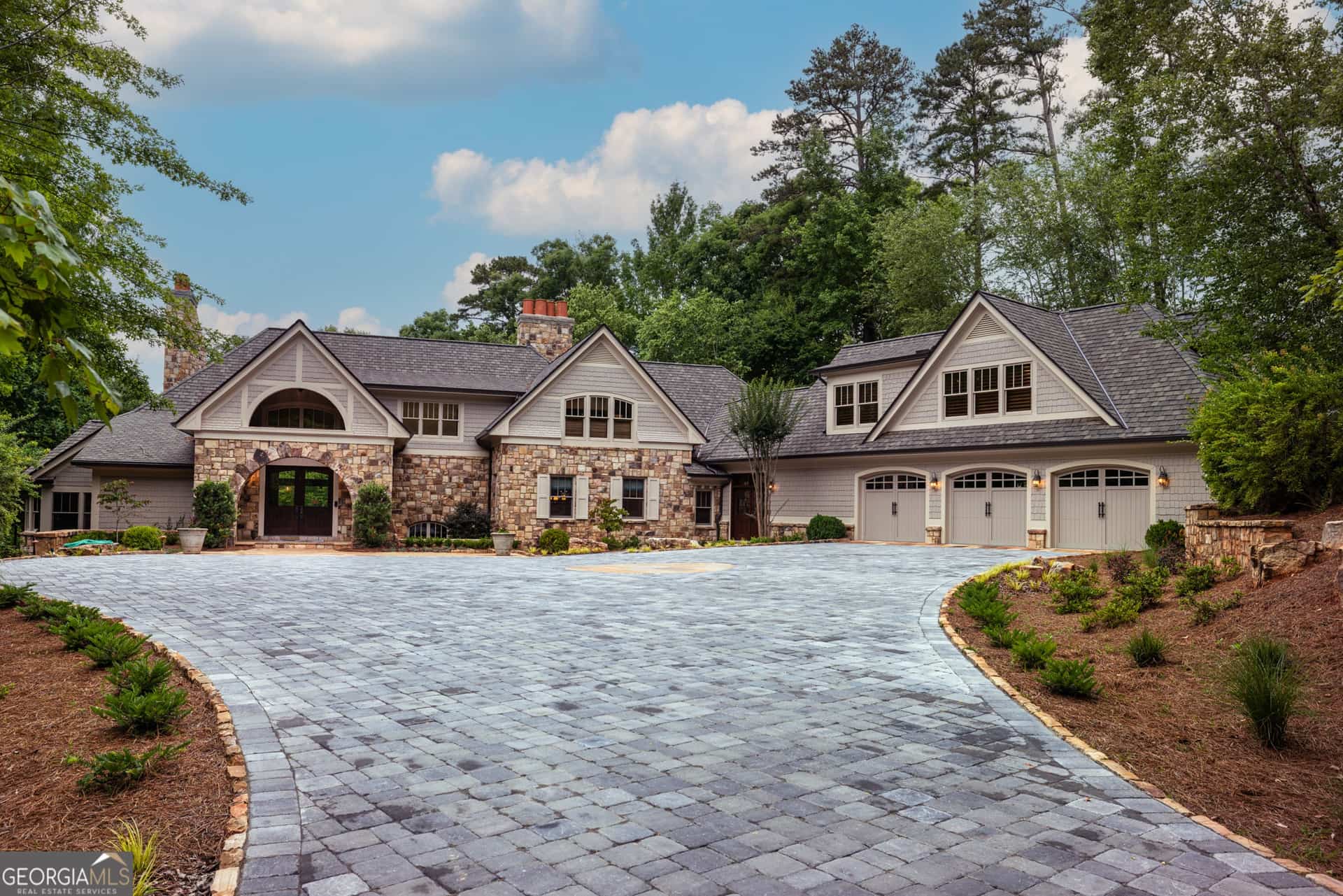 2481 Linger Longer DR, Greensboro, GA 30642