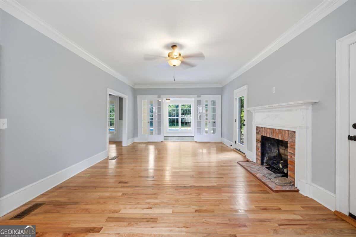 Listing photo 6