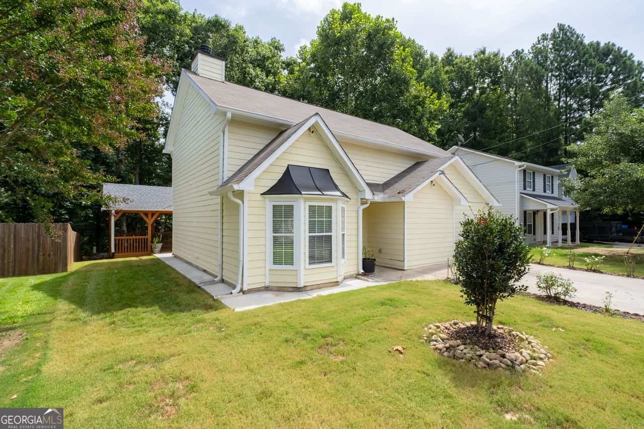 Listing photo 3