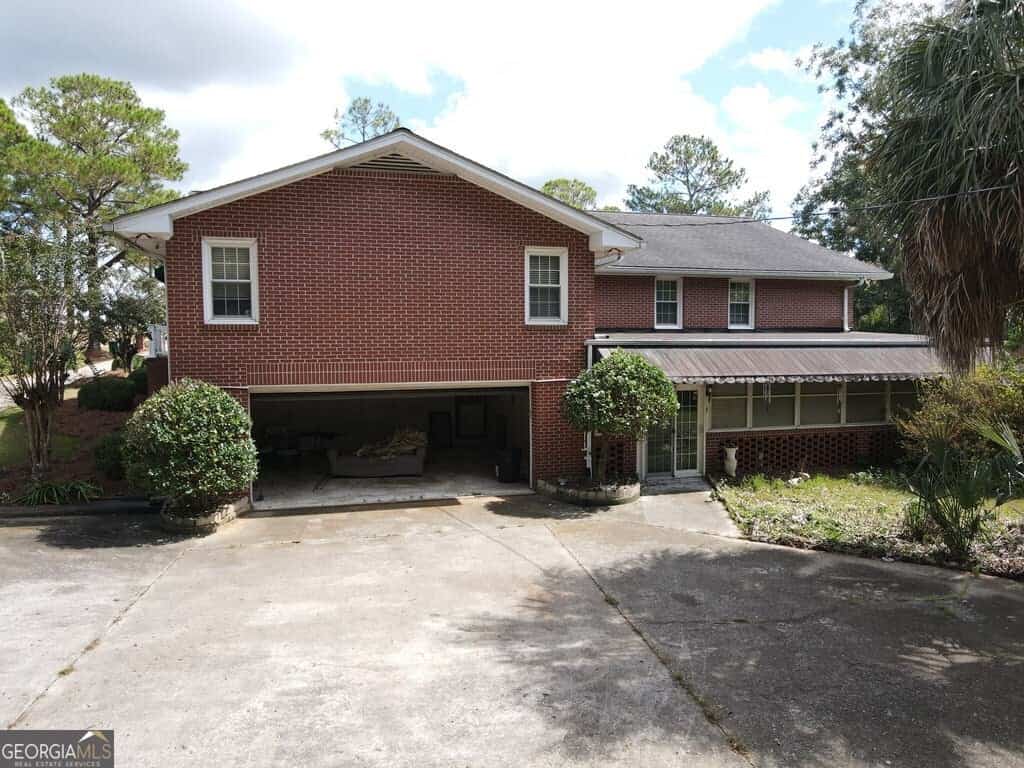 Listing photo 6