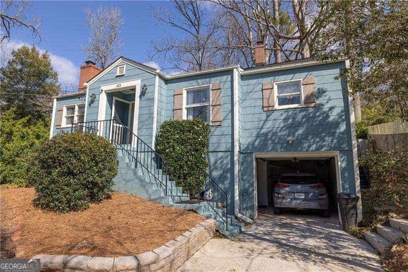 Listing photo 3