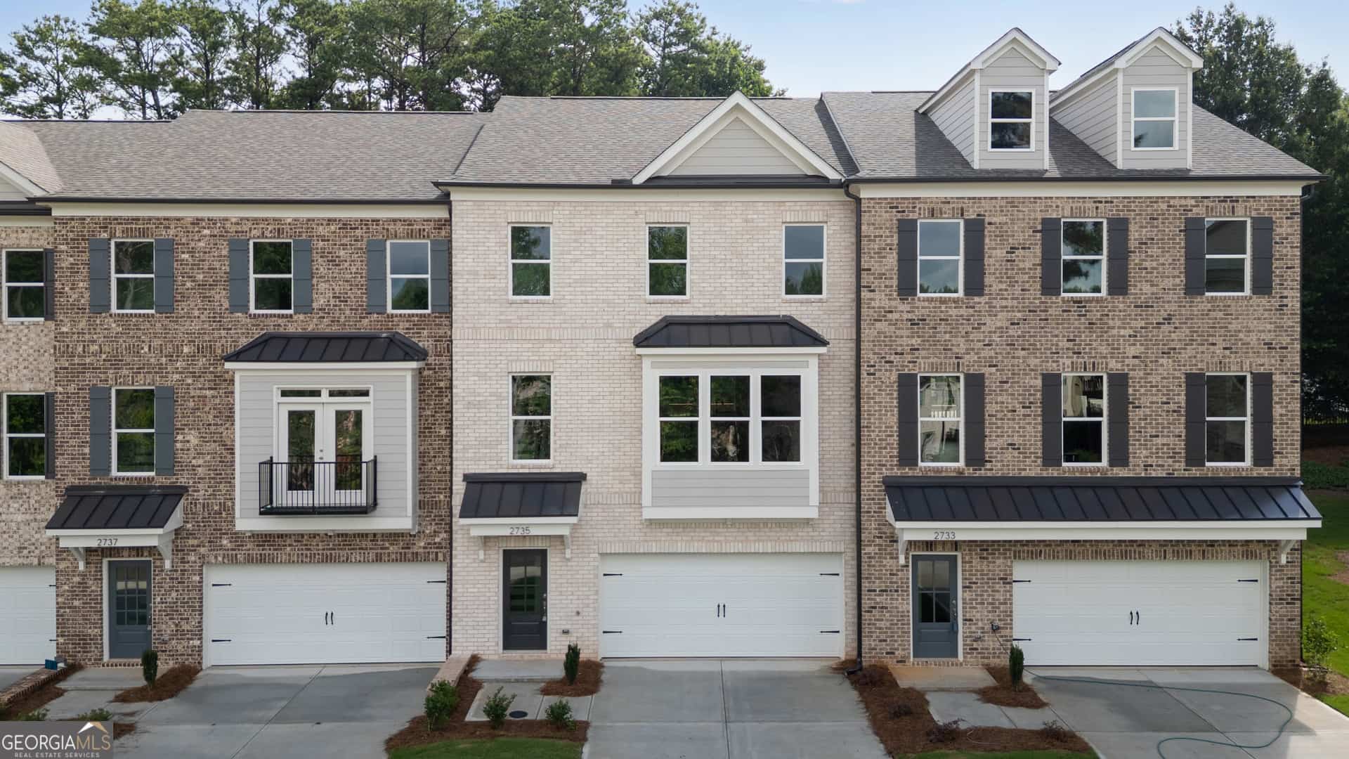 2735 Hallwood LN, Suwanee, GA 30024