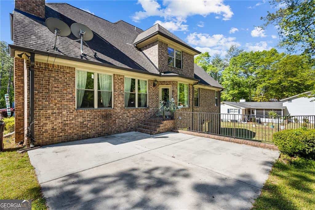 Listing photo 4