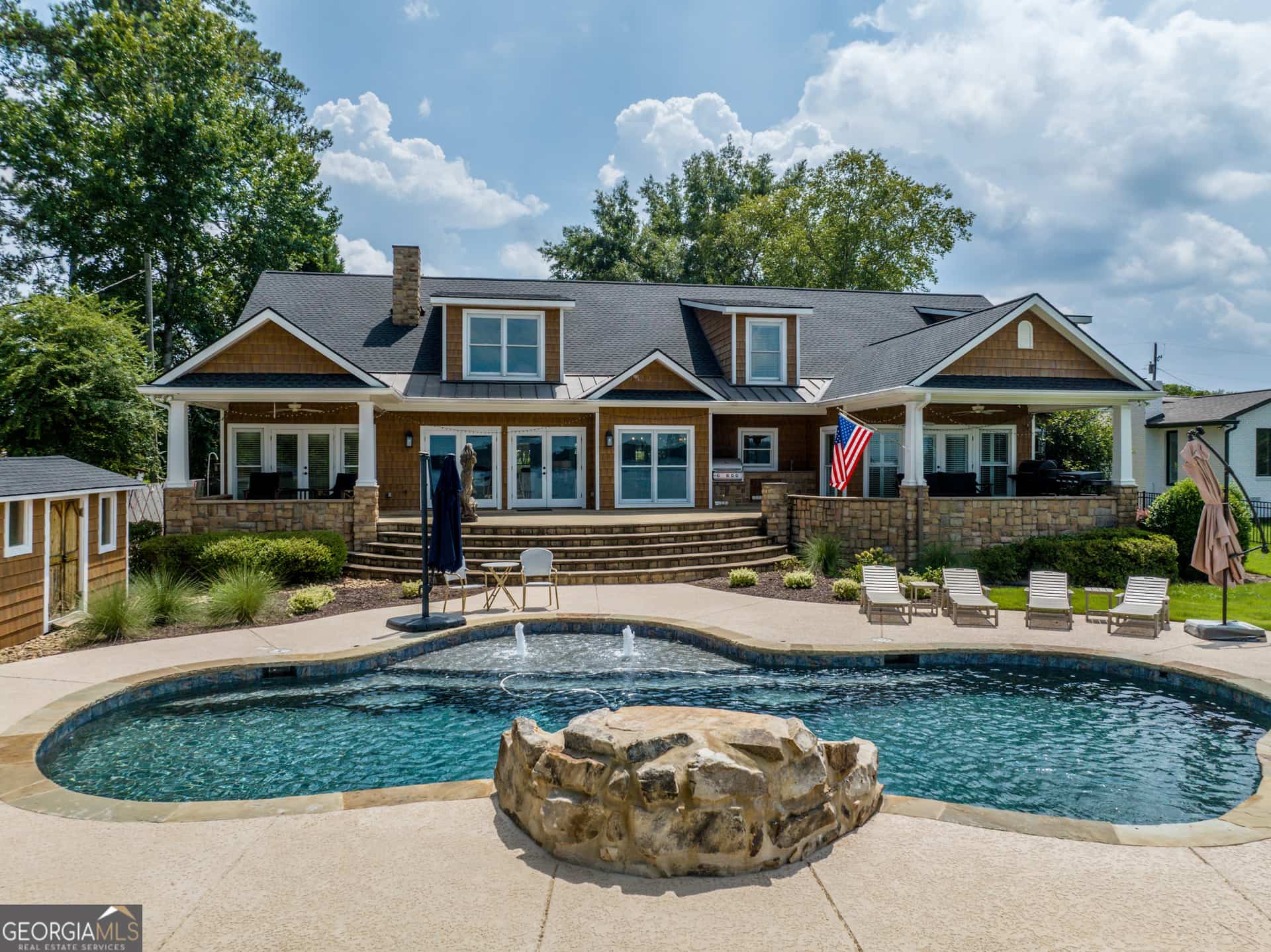245 Lakeshore CIR, Milledgeville, GA 31061