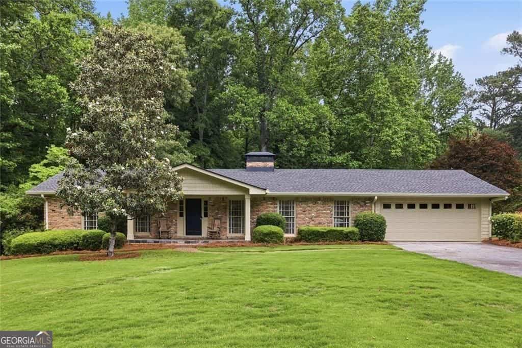 7265 Thornhill LN NE, Sandy Springs, GA 30328