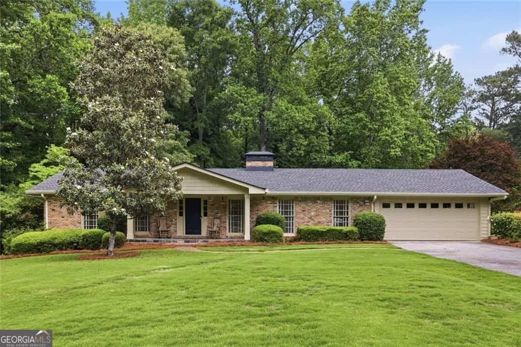7265 Thornhill LN NE, Sandy Springs, GA 30328