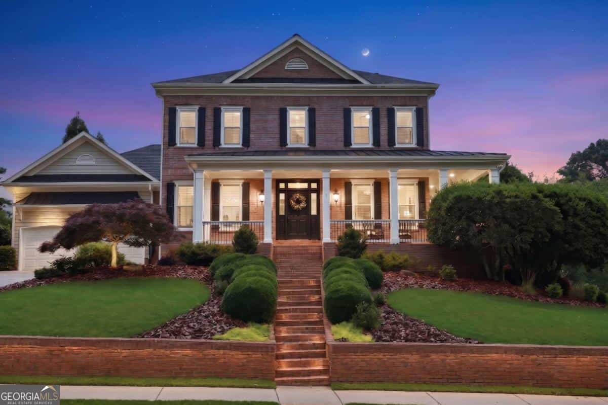 1072 Moores Walk LN, Suwanee, GA 30024